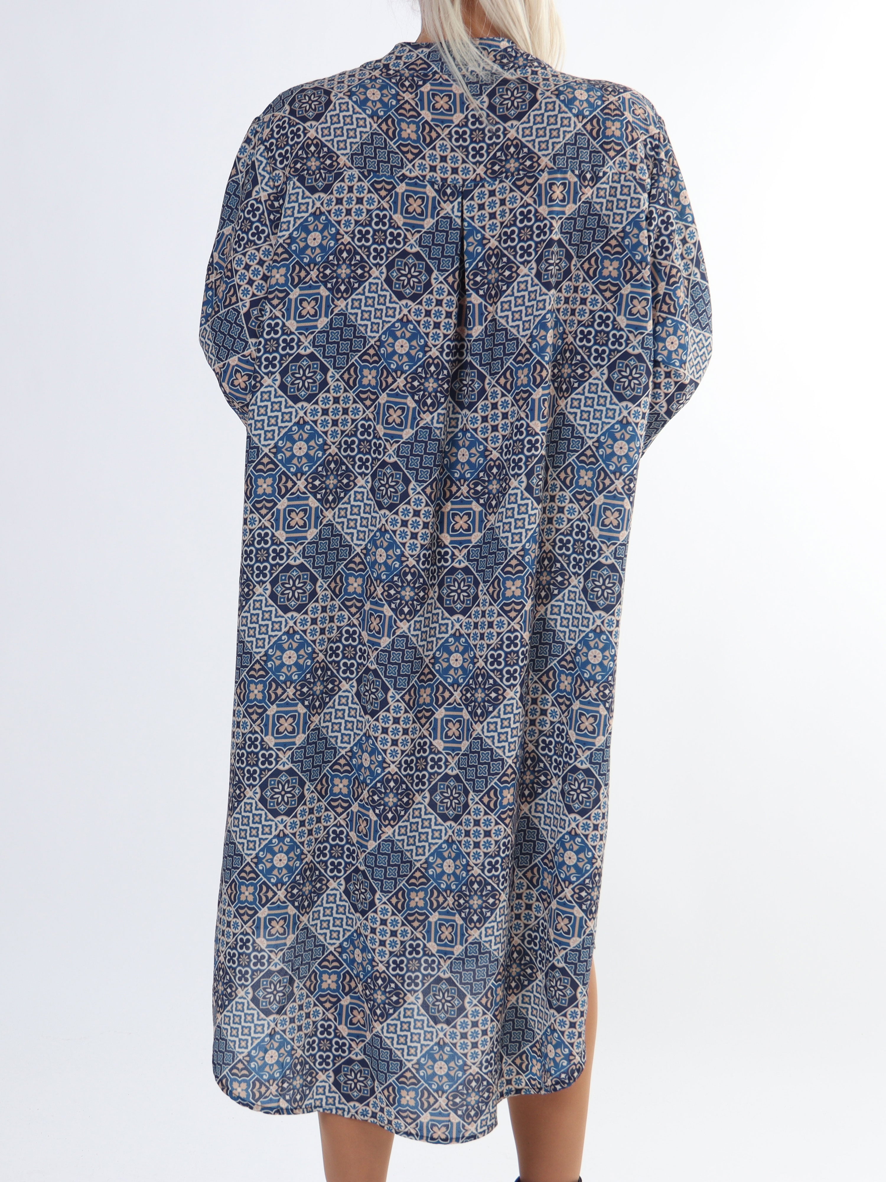 Vanesa Mosaic Long - Plus size mønstret kjole